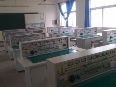 销售电工电子实验室,通用电工电子实验室成套设备,通用电工实验室设备 .